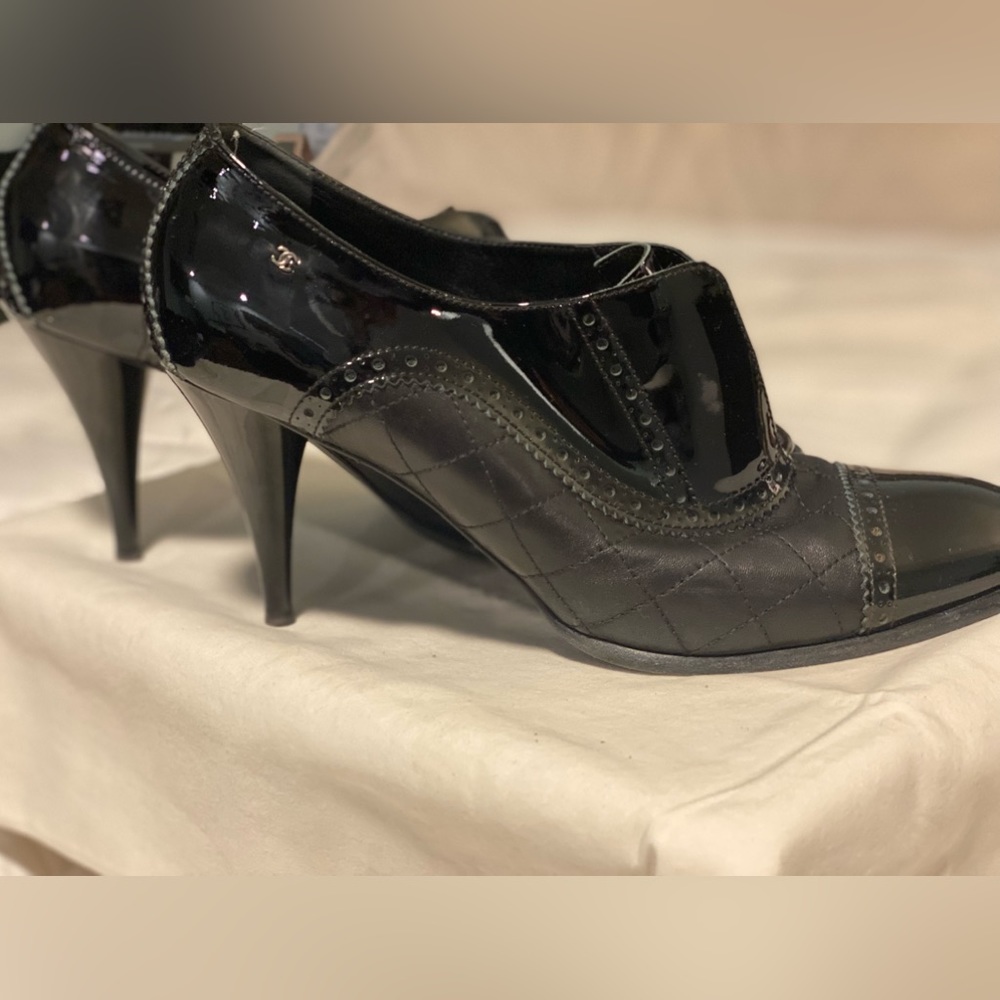 Chanel - RARE FIND-  2004 Brogues, Wingtip, Oxford spectator pump - Picture 13 of 15